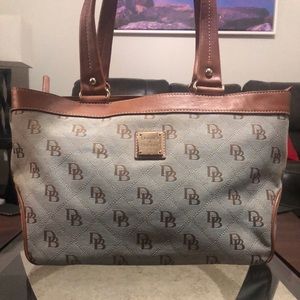Dooney & Bourke signature canvas shoulder bag
